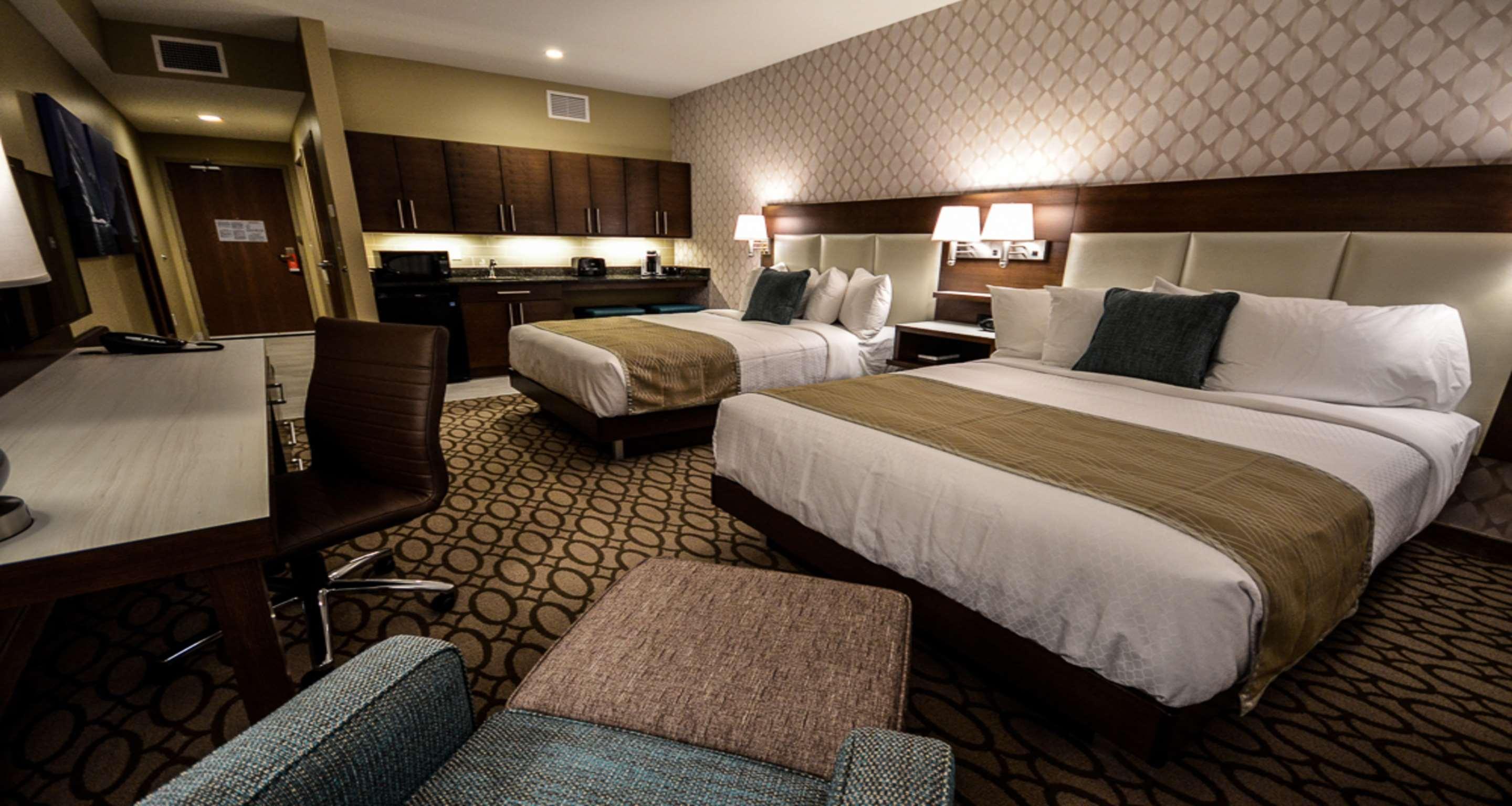 Best Western Plus St. John'S Airport Hotel And Suites Eksteriør billede