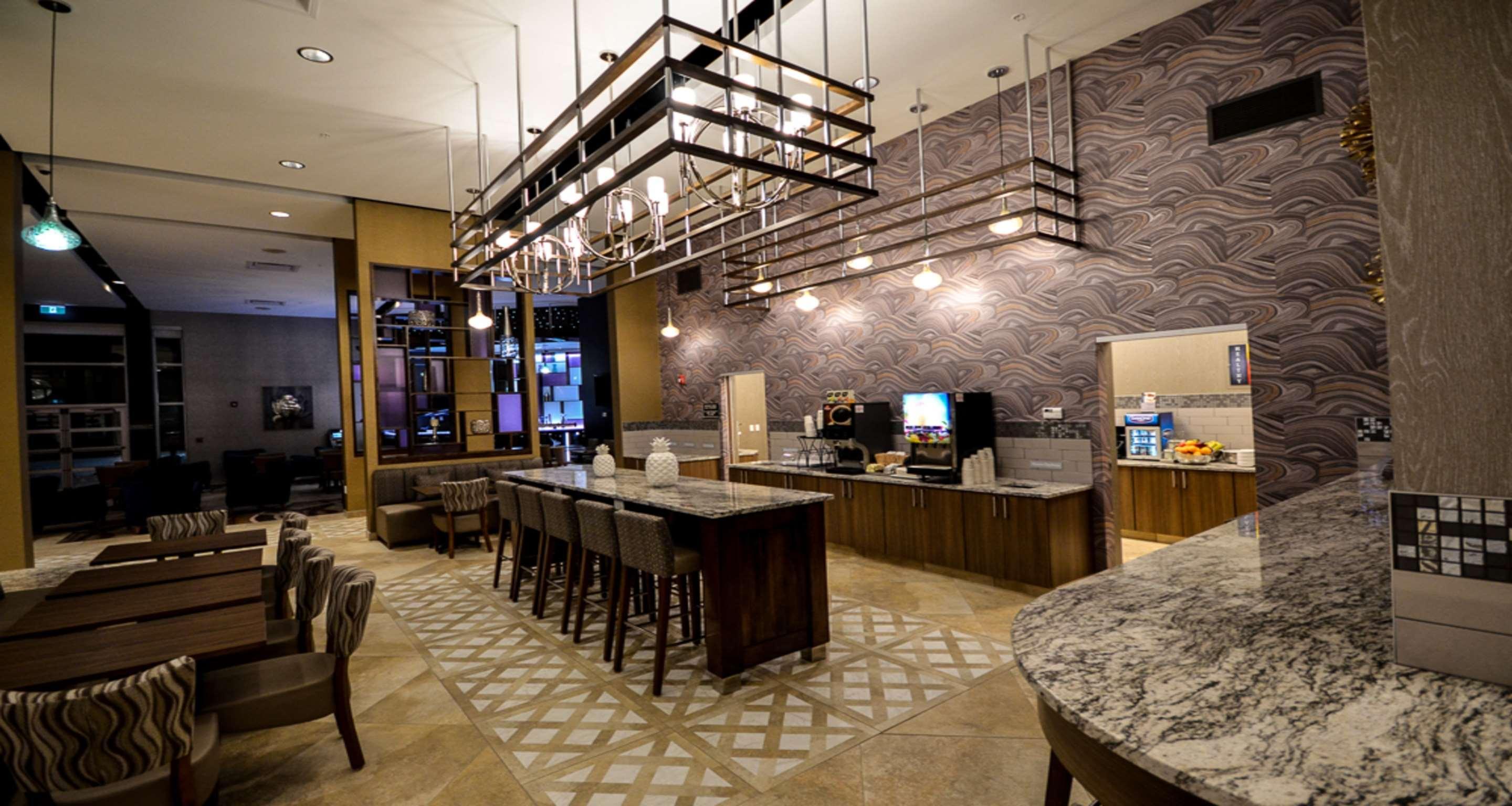 Best Western Plus St. John'S Airport Hotel And Suites Eksteriør billede