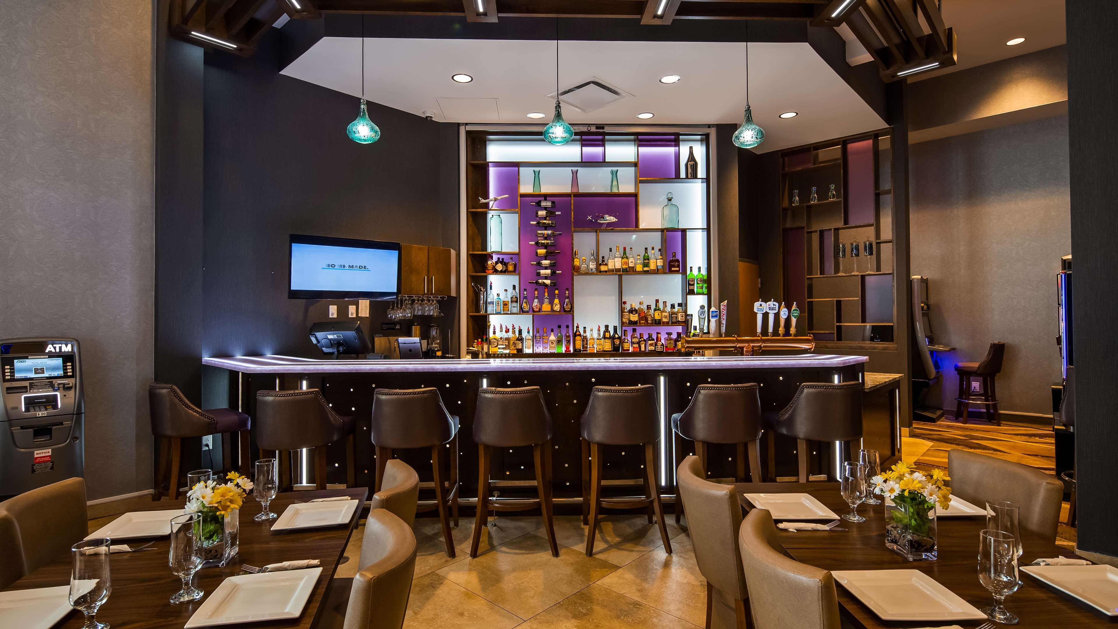 Best Western Plus St. John'S Airport Hotel And Suites Eksteriør billede