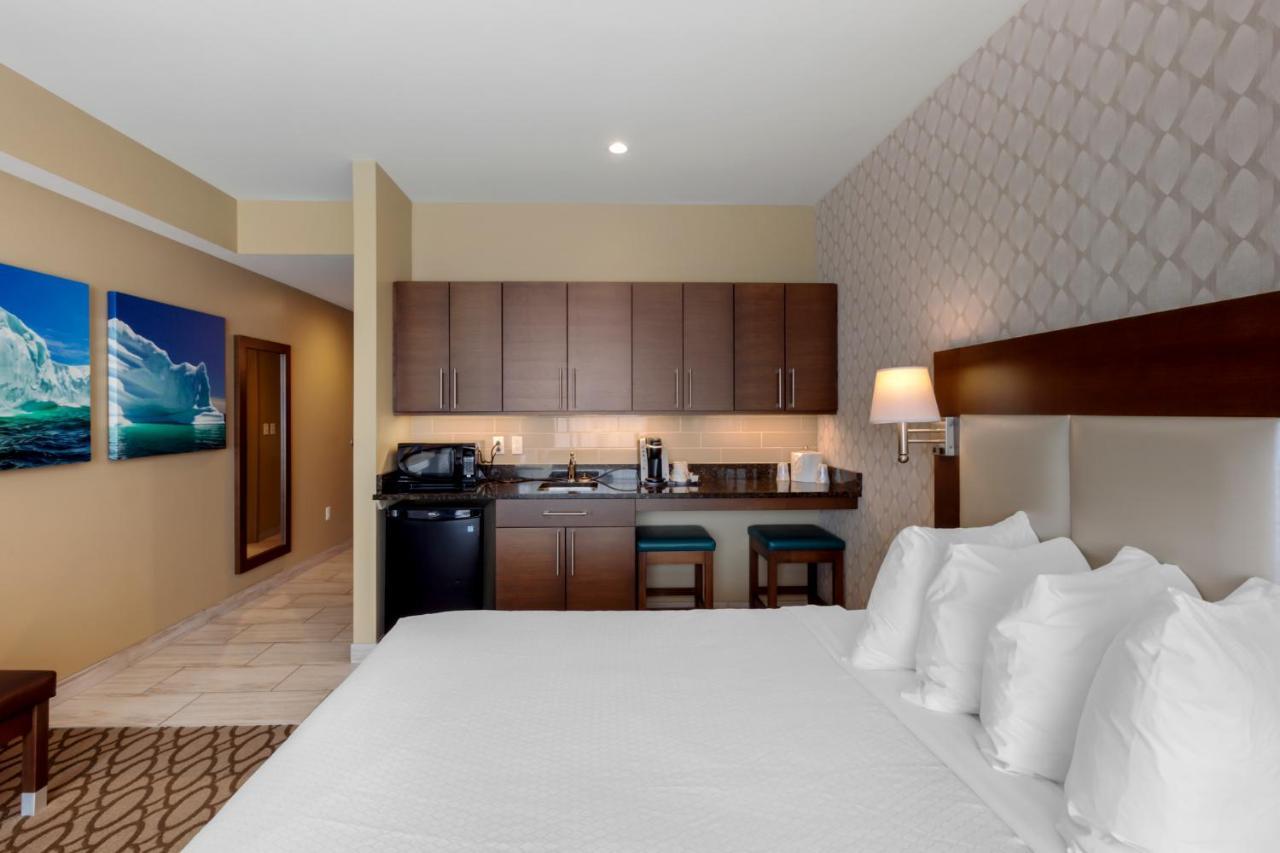 Best Western Plus St. John'S Airport Hotel And Suites Eksteriør billede