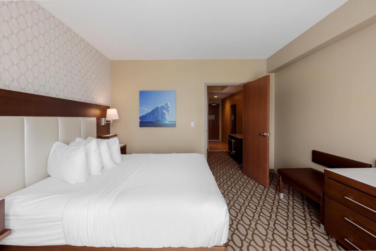 Best Western Plus St. John'S Airport Hotel And Suites Eksteriør billede